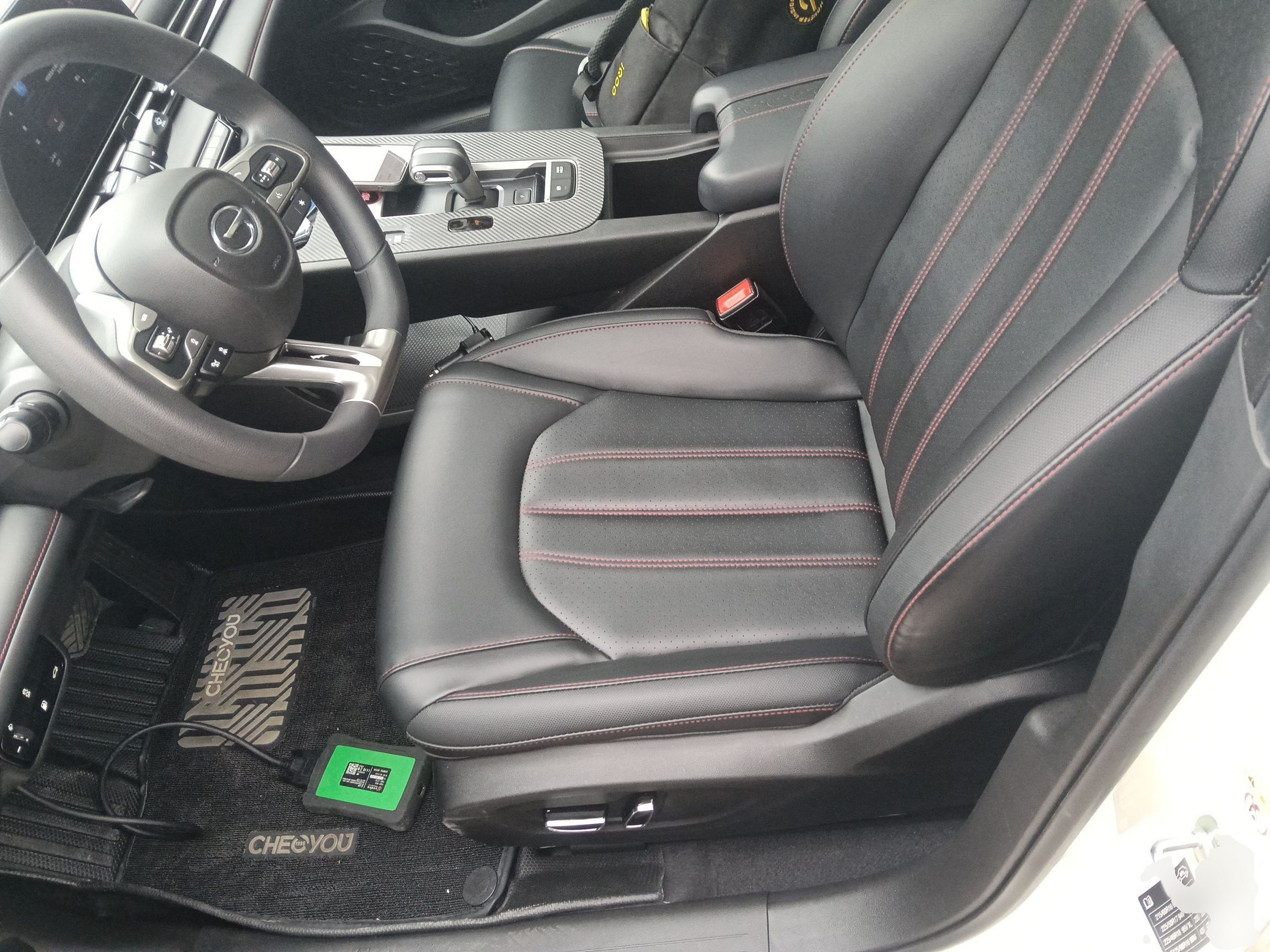 Переднее сиденье в автомобиле