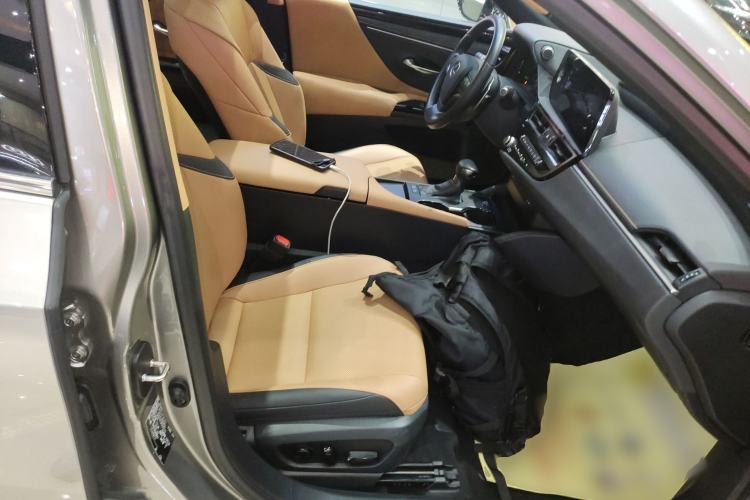 Used Lexus ES 2023 200 Excellence Edition