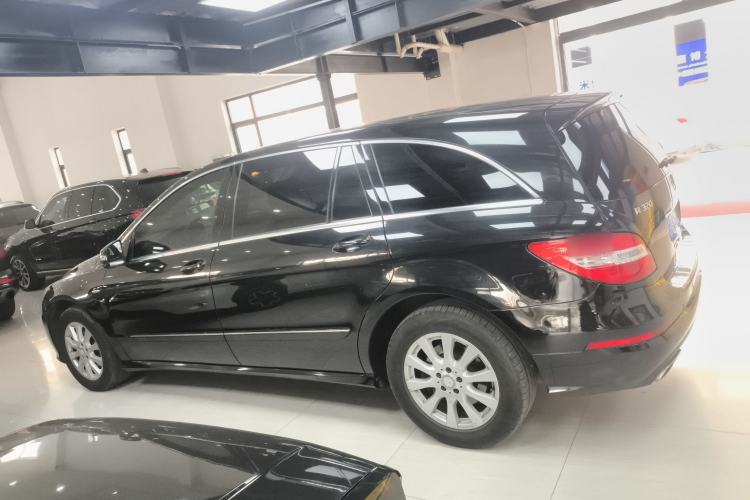 Used Mercedes-Benz R-Class 2017 R 320 4MATIC Business Edition Prestige Model
