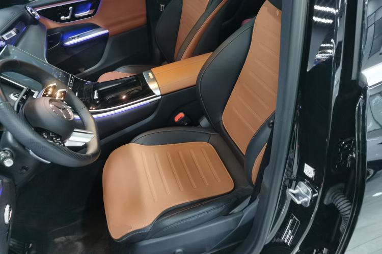 Used Mercedes-Benz GLC 2023 GLC 260 L 4MATIC Luxury Model 5 Seats
