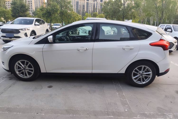 Used Ford Focus 2017 Hatchback 1.6L Automatic Fashion Edition Smart Drive Version
