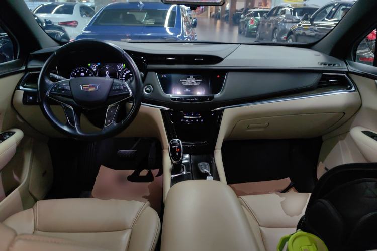 Used Cadillac XT5 2018 25T Luxury Model