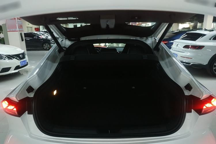 Used Changan UNI-V iDD 2024 Blue Whale Smart Electric iDD 136km ZhiKu Model