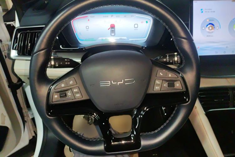 Used BYD Song PLUS New Energy 2023 Champion Edition EV 520KM Prestige Model
