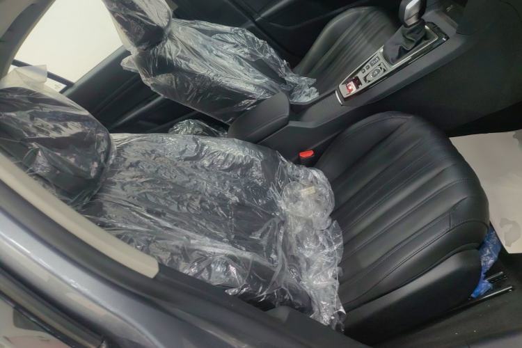 Used Peugeot 408 2022 1.6T Light-Chasing Edition
