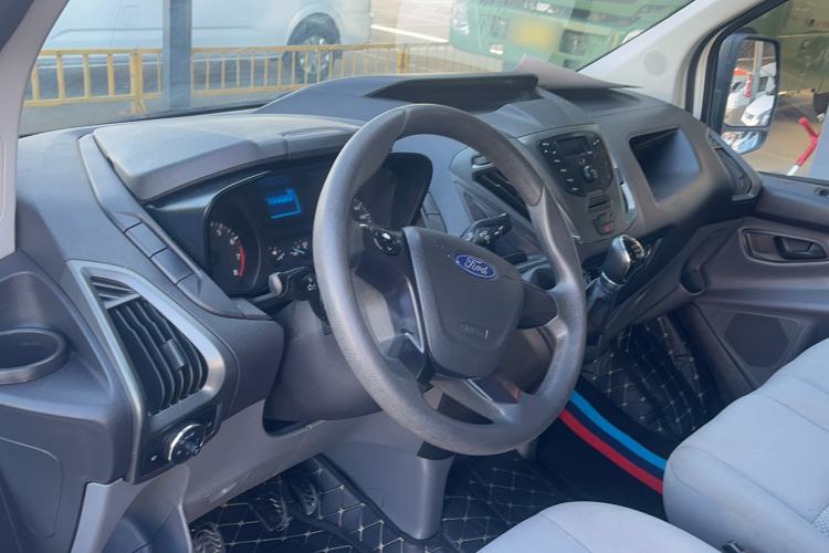 Used Ford Transit 2019 2.0T Gasoline Multi-Function Commercial Vehicle Short Wheelbase Mid-Roof 6-Seater China VI Standard
