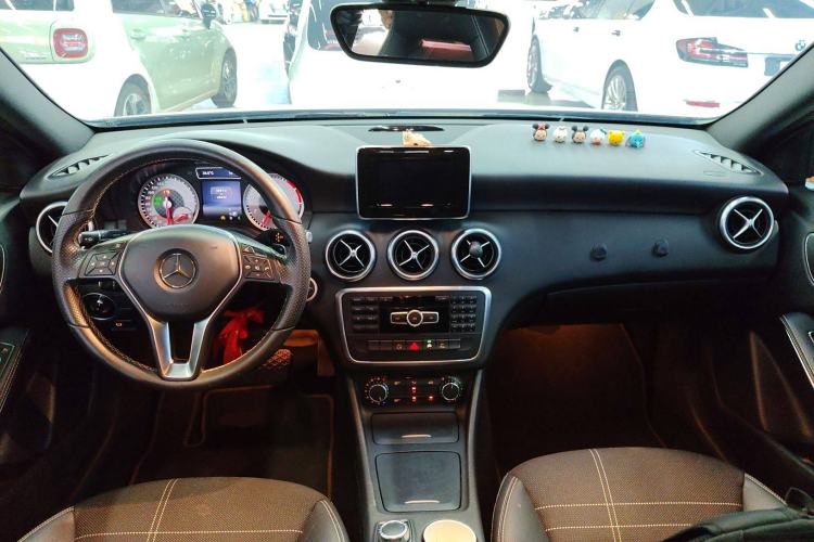 Used Mercedes-Benz A-Class 2015 A 200 Fashion Model
