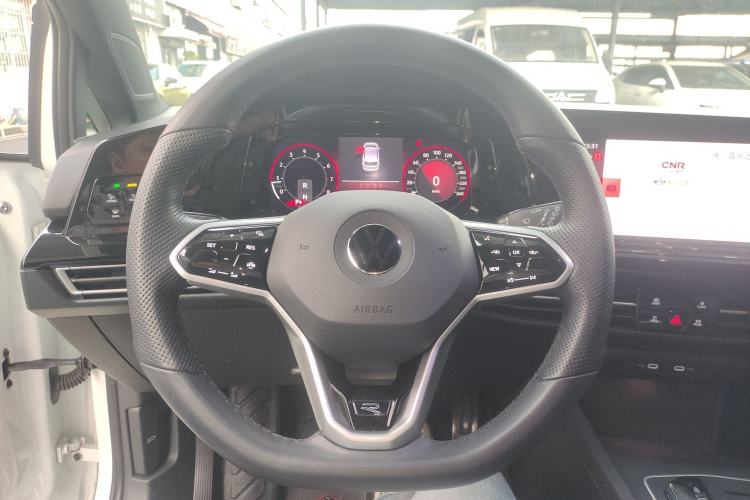 Used Volkswagen Golf 2023 Facelift 280TSI DSG R-Line Lite
