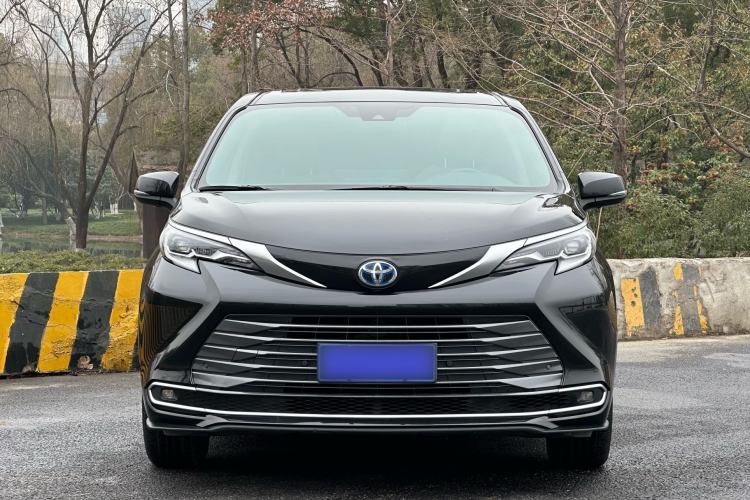 Used Toyota Sienna 2021 2.5L Hybrid Premium Edition