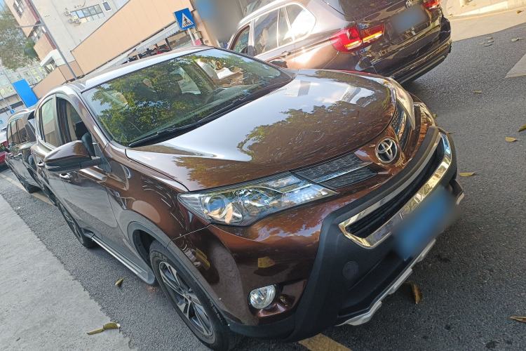 Used Toyota RAV4 2015 2.0L CVT Two-Wheel Drive Urban Edition
