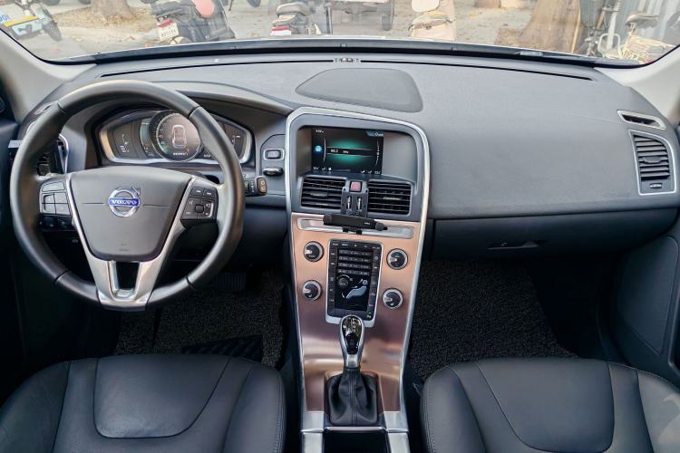 Used Volvo XC60 2017 T5 Smart Upgrade Edition