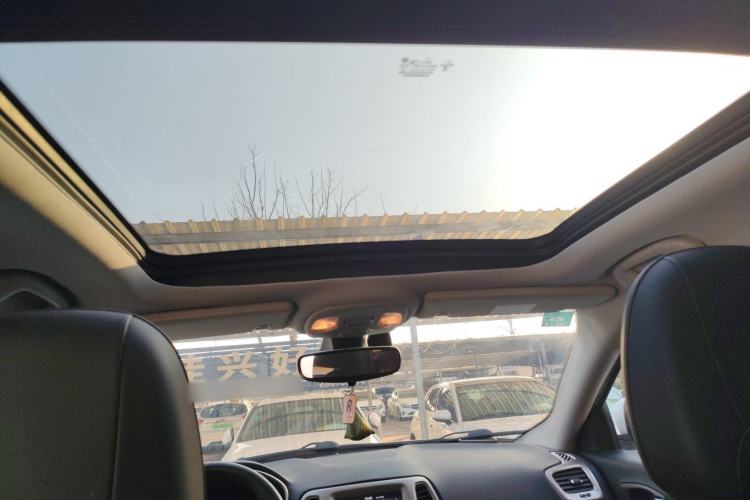 Used  Compass 2019 200T Automatic Family Edition - Connected Large Screen Version