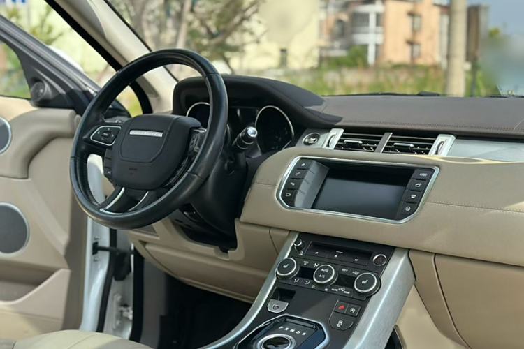 Used Land Rover Range Rover Evoque 2016 2.0T SE Smart Glow Edition
