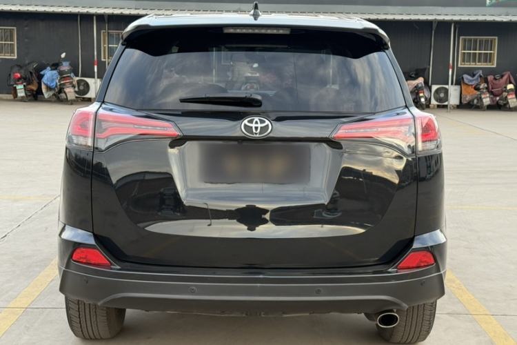 Used Toyota RAV4 2019 2.0L CVT Two-Wheel Drive Luxury Version China VI Standard
