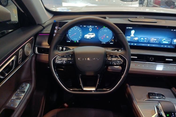 Used Chery Tiggo 8 PRO 2024 Champion Edition 390T Two-Wheel Drive Peak Version 7 Seats
