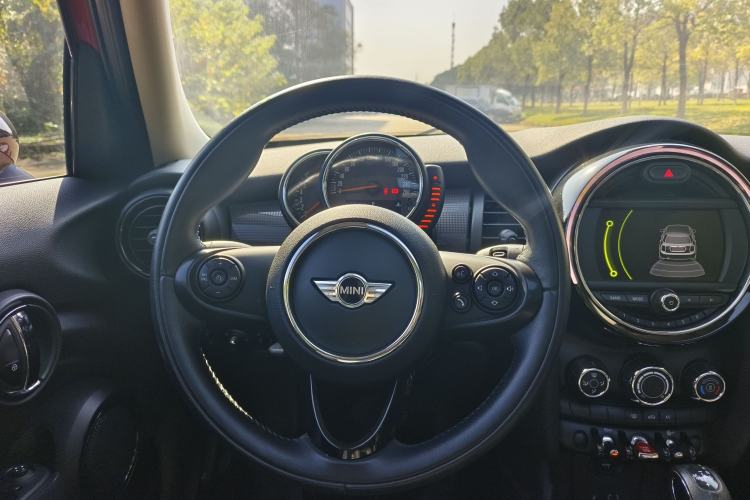 Used  MINI 2015 1.5T COOPER Fun Five-Door Edition
