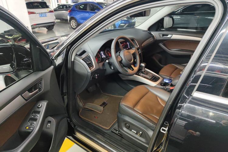 Used Audi Q5 2017 Plus 40 TFSI Ambition Model