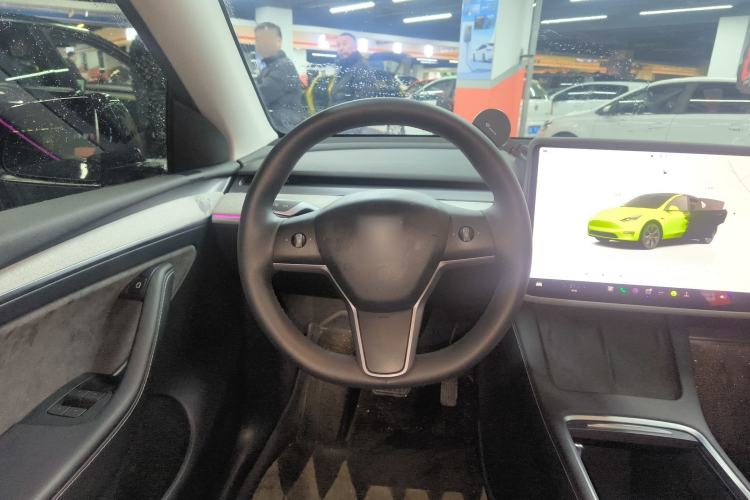 Used Tesla Model Y 2023 Long-Range All-Wheel-Drive Version