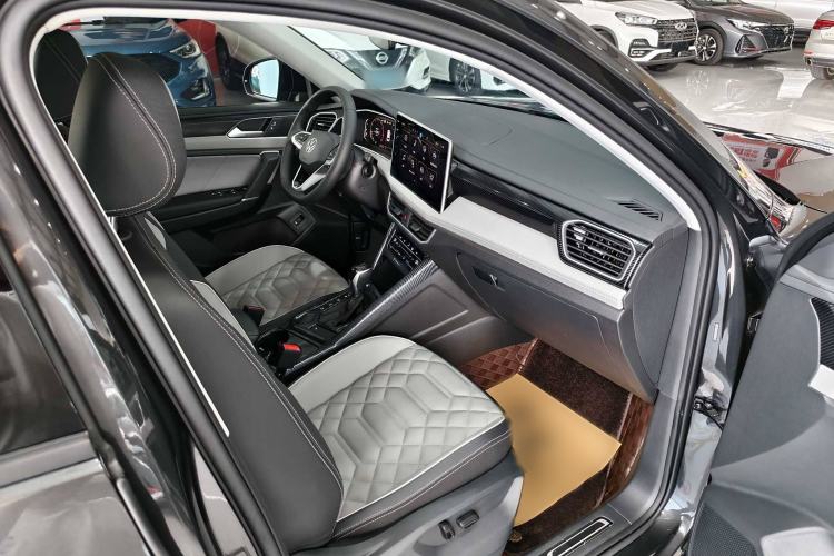 Used Volkswagen Tayron 2024 300TSI Two-Wheel-Drive Luxury Plus Advanced Version
