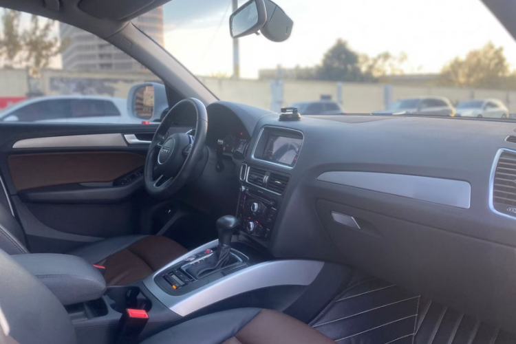 Used Audi Q5 2017 Plus 40 TFSI Ambition Model
