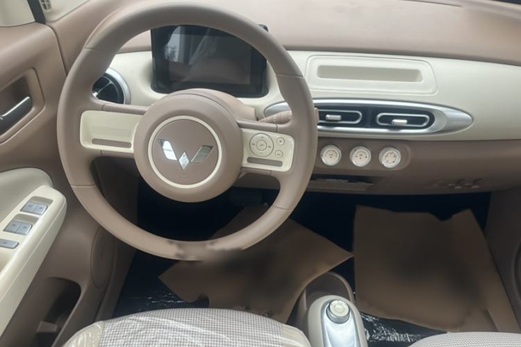 Used Wuling Hongguang MINIEV 2025 Four-Door Version Advanced Edition
