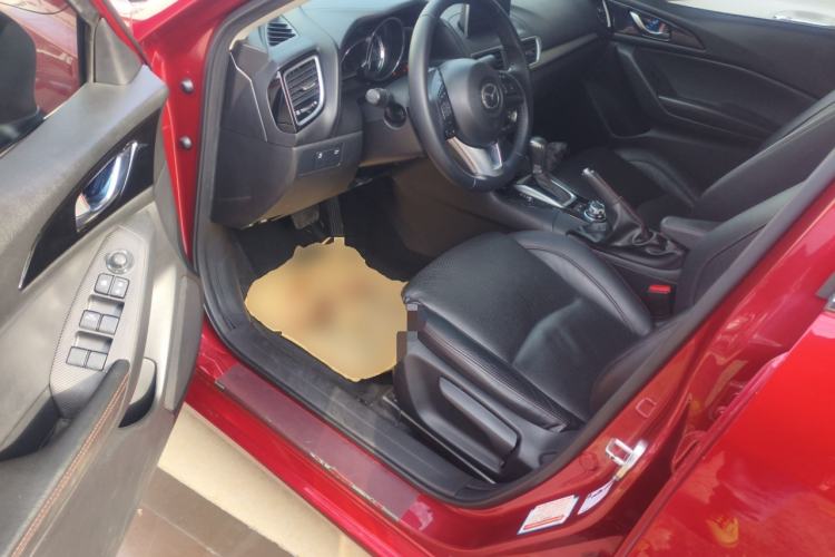 Used Mazda Mazda 3 Axela 2016 Sedan 2.0L Automatic Flagship Model
