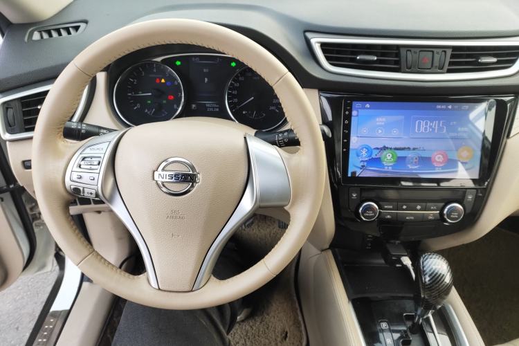 Used Nissan X-Trail 2014 2.5L CVT Leading Edition 4WD
