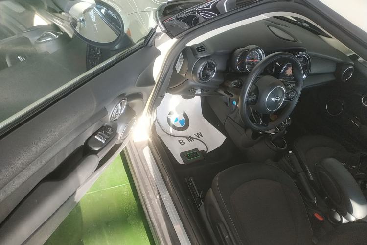 Used  MINI 2016 1.2T ONE Pioneer Edition
