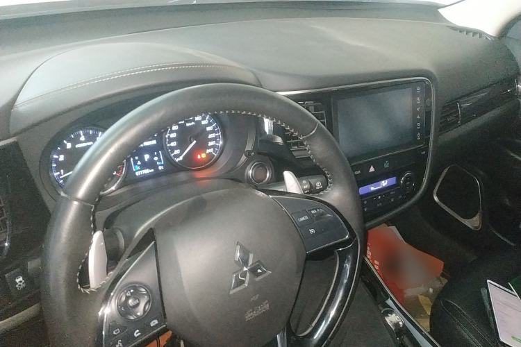 Used Mitsubishi Outlander 2019 2.4L 4x4 Zhi Xiang Edition 7 Seats China VI Standard