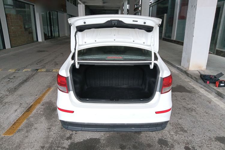 Used Kia K2 2015 Sedan 1.4L MT GLS
