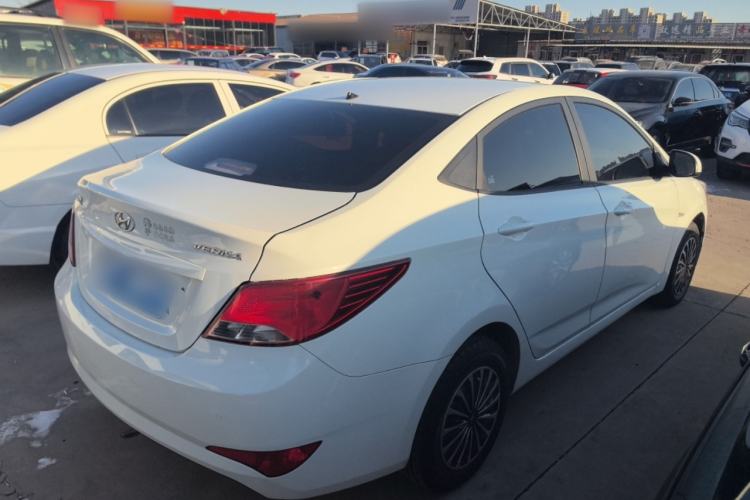 Used Hyundai Verna (older generation) 2016 1.4L Manual Smart GLS Trim