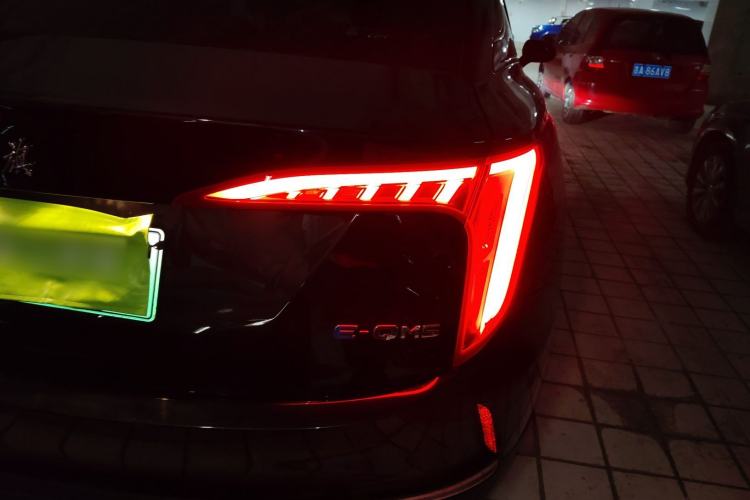 Used Hongqi E-QM5 2022 431 km Charge & Enjoy Edition