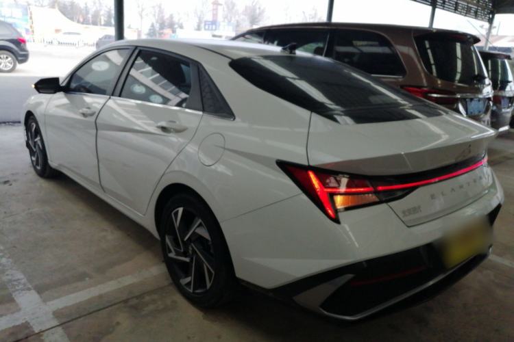 Used Hyundai Elantra 2023 1.5L CVT LUX Prestige Edition