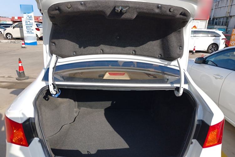 Used Roewe 350 2015 1.5L Manual Luxury Sunroof Edition