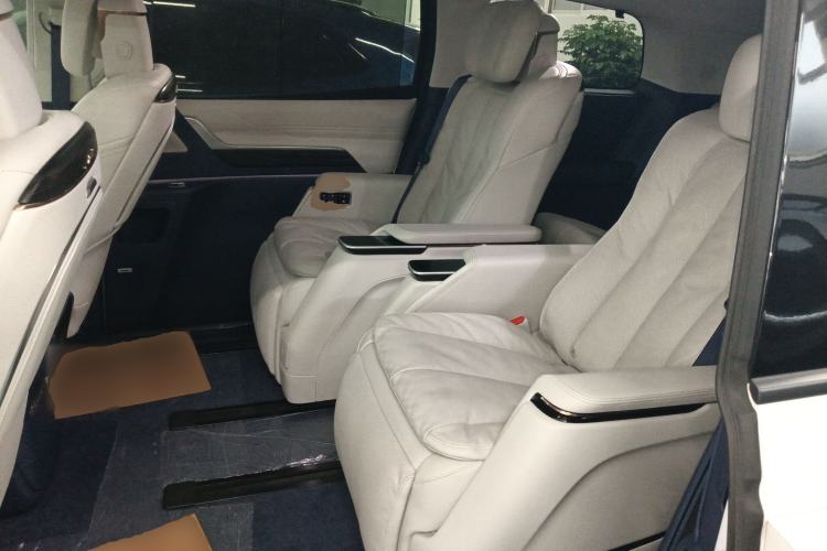 Used Buick Century 2025 2.0T Seven-Seater Yinshi Edition
