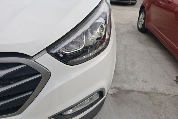 Used Hyundai ix35 2013 2.0L Automatic Two-Wheel Drive Smart GLS China V Standard
