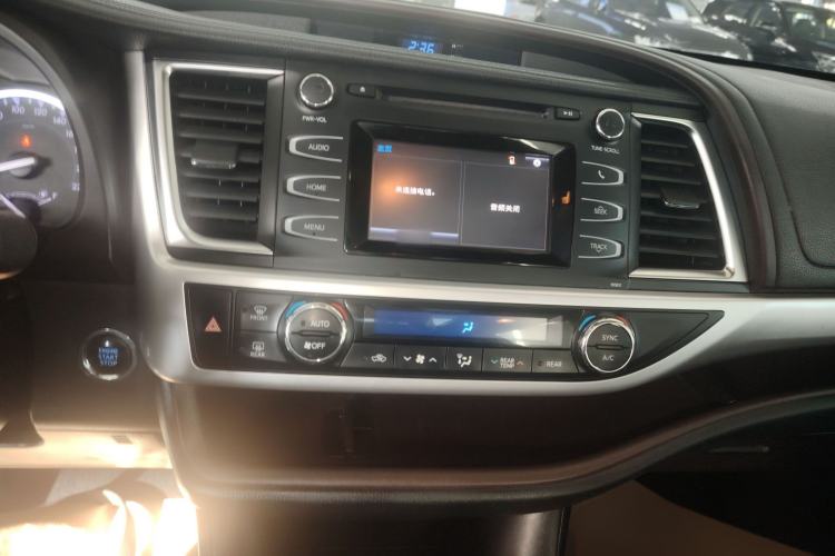 Used Toyota Highlander 2018 2.0T Four-Wheel Drive Luxury Edition 7 Seats China V Emission Standard