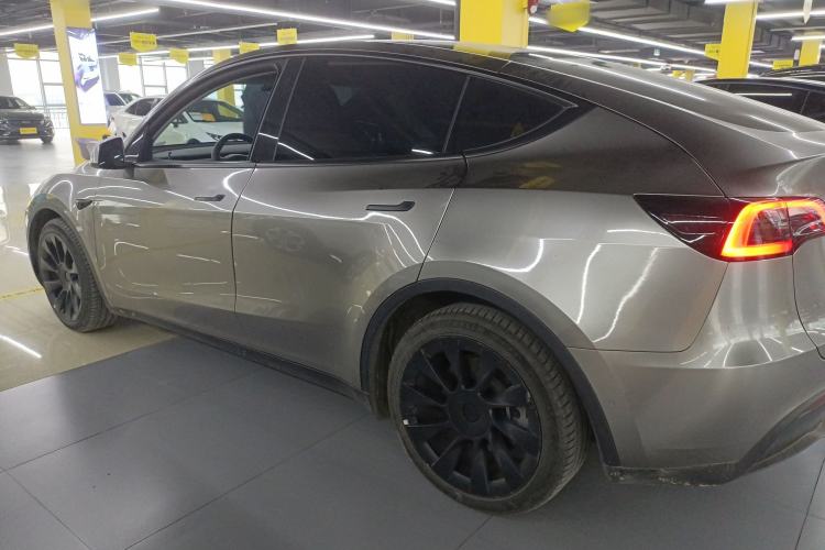 Used Tesla Model Y 2021 Standard Range Rear-Wheel Drive Version