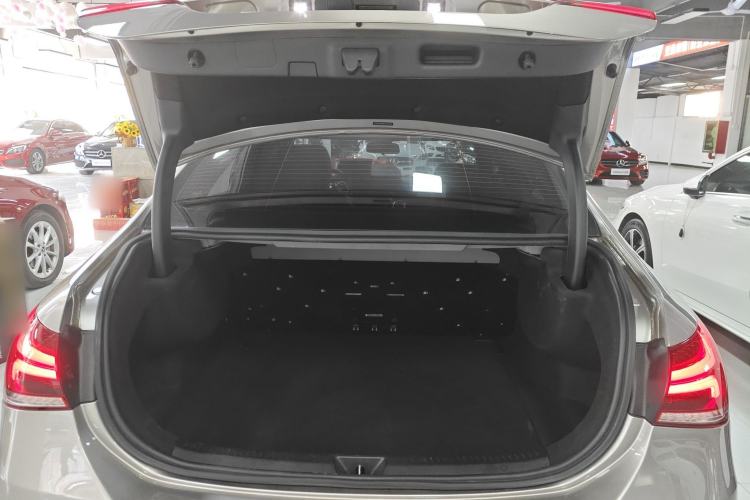 Used Mercedes-Benz A-Class 2022 Revised Version A 200 L Sport Sedan Fashionable Style