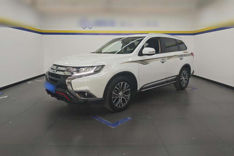 Used Mitsubishi Outlander 2018 2.0L Two-Wheel Drive Glory Edition 5 Seats