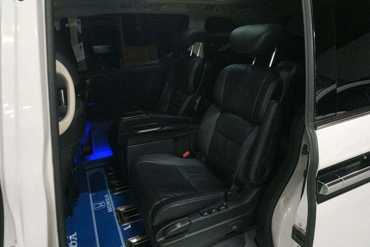 Used Honda Elysion 2016 2.4L Luxury Edition
