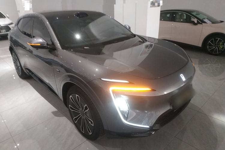 Used  07 2024 Max Extended-Range Edition