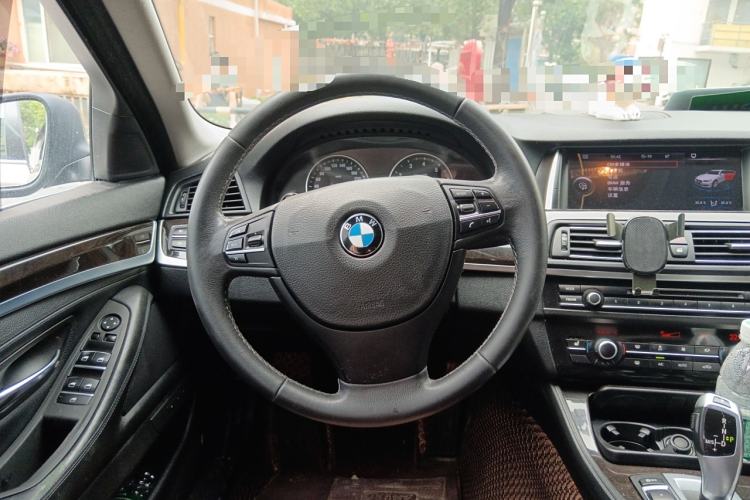 Used BMW 5 Series 2013 525Li Leading Model
