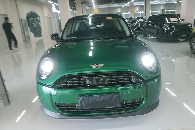 Used  MINI 2025 1.5T COOPER Classic Edition
