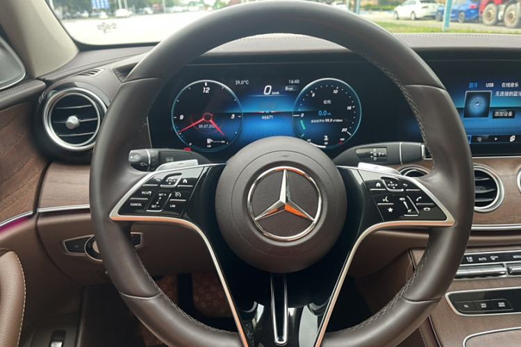 Used Mercedes-Benz E-Class 2023 Facelift E 260 L
