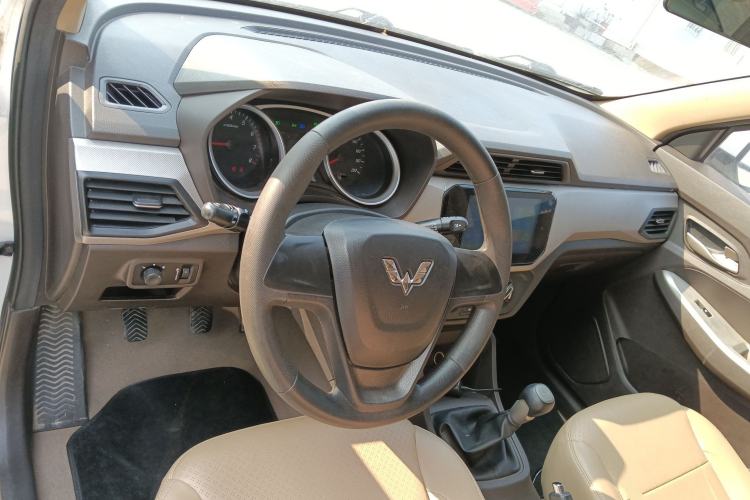 Used Wuling Hongguang 2018 1.5L S Comfort Model L2B
