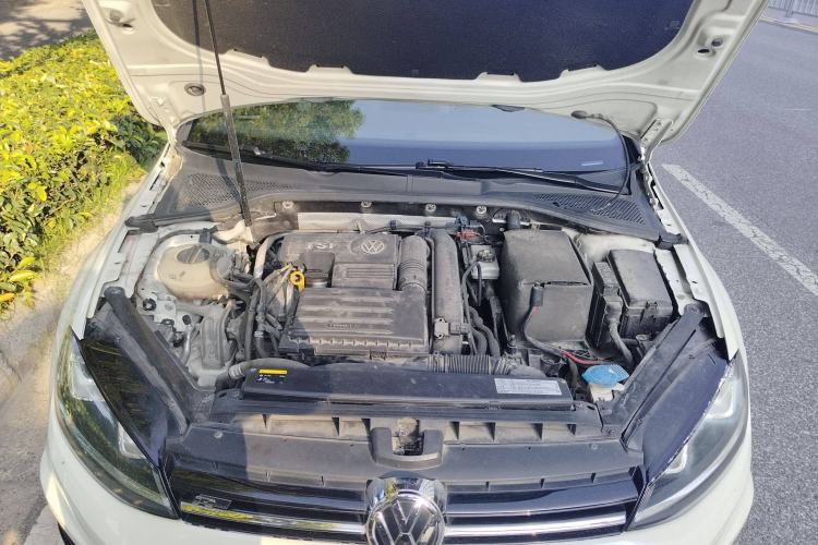 Used Volkswagen Golf 2016 1.4TSI Automatic R-Line
