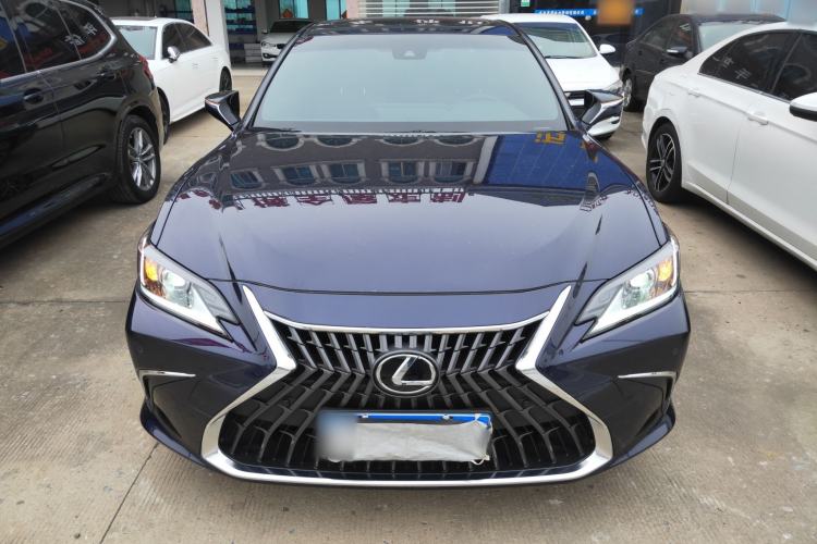 Used Lexus ES 2022 200 Excellence Edition

