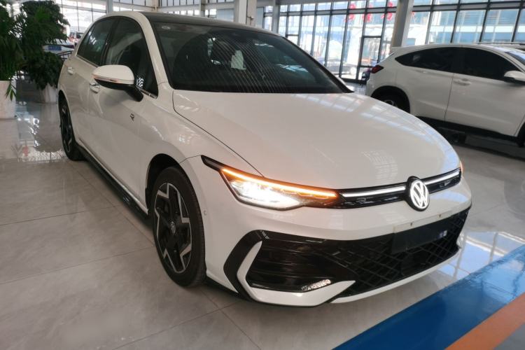 Used Volkswagen Golf 2025 300TSI R-Line
