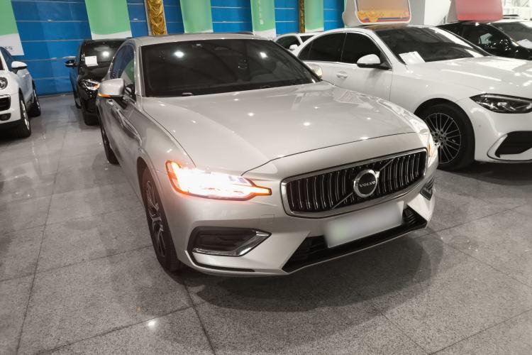 Used Volvo S60 2024 B4 Zhiyi Luxury Edition
